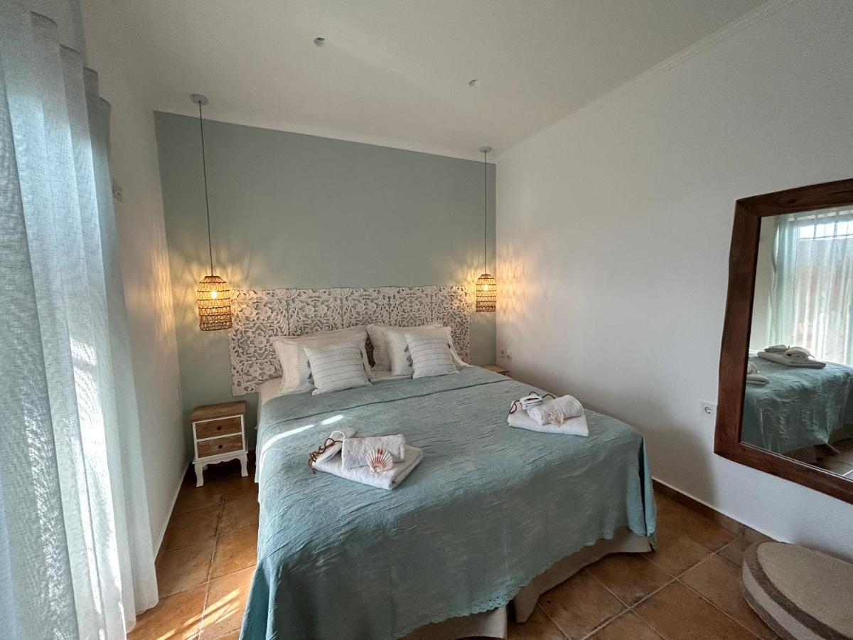 Calliopes By The Sea Boutique Suites Paralia Dionisiou Extérieur photo