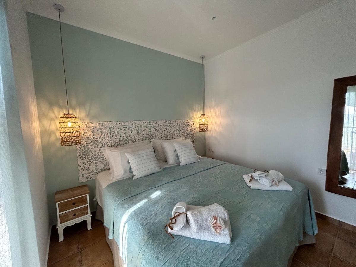 Calliopes By The Sea Boutique Suites Paralia Dionisiou Extérieur photo