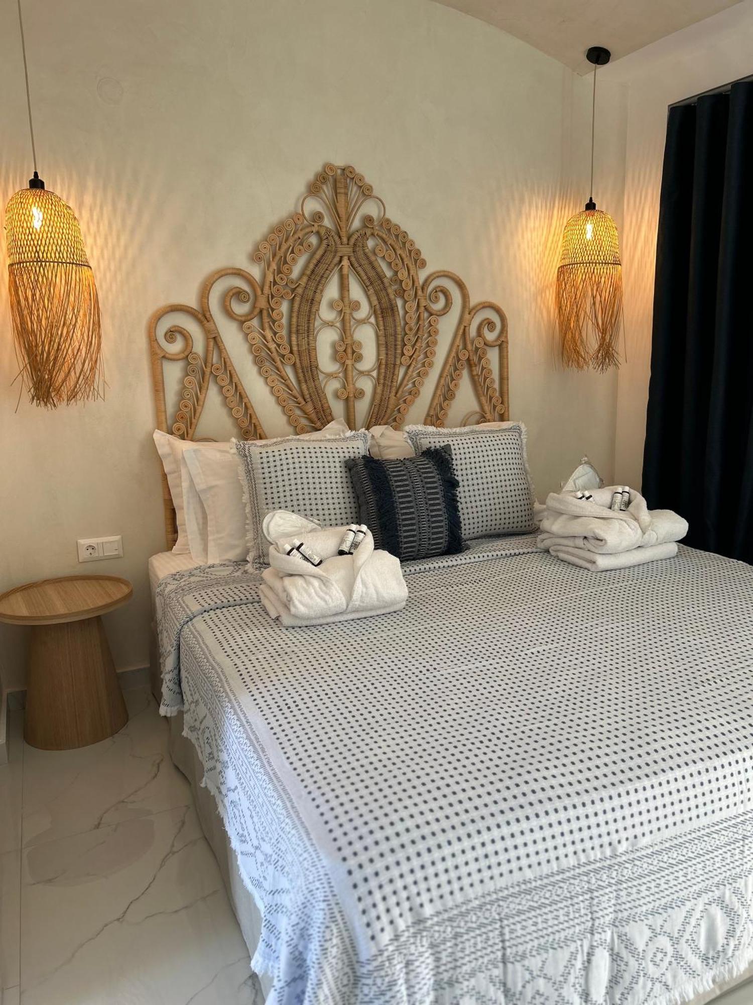 Calliopes By The Sea Boutique Suites Paralia Dionisiou Extérieur photo